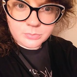 Meet your Posher, Pamela